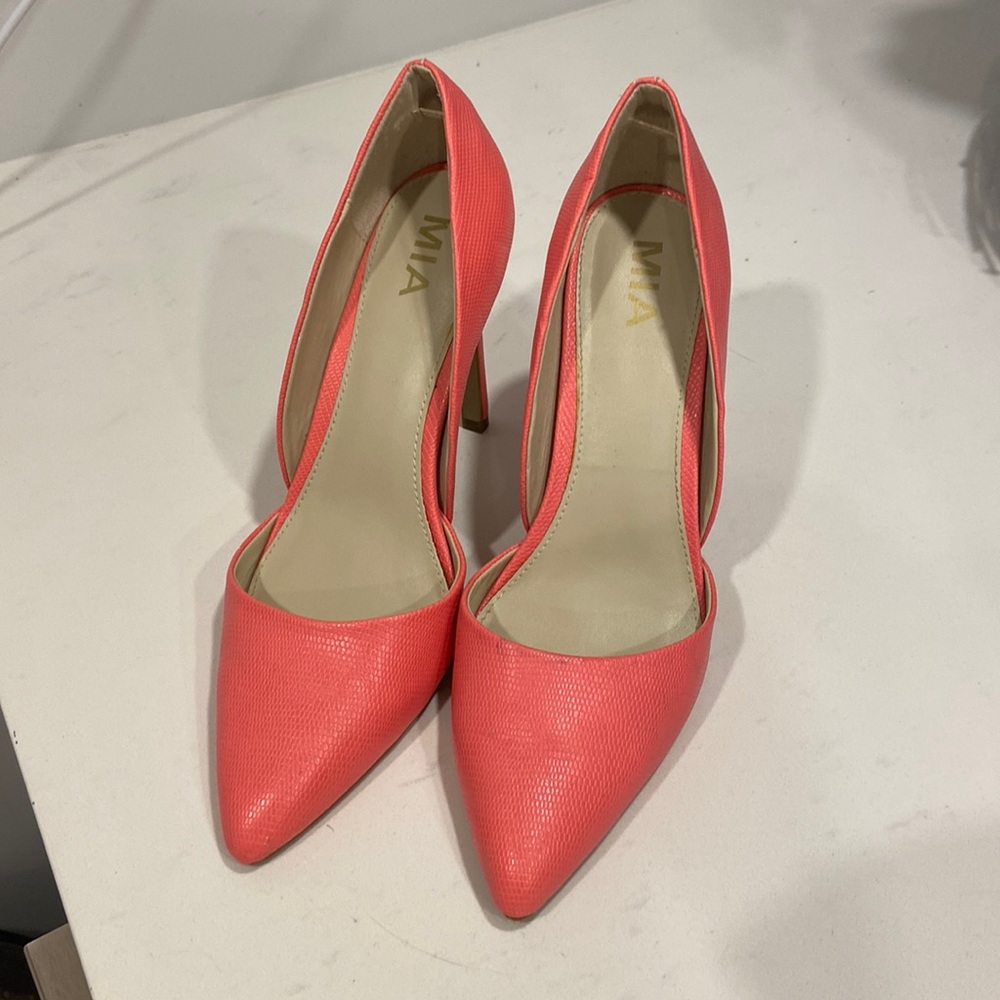 Pink heels - Picture 1 of 5